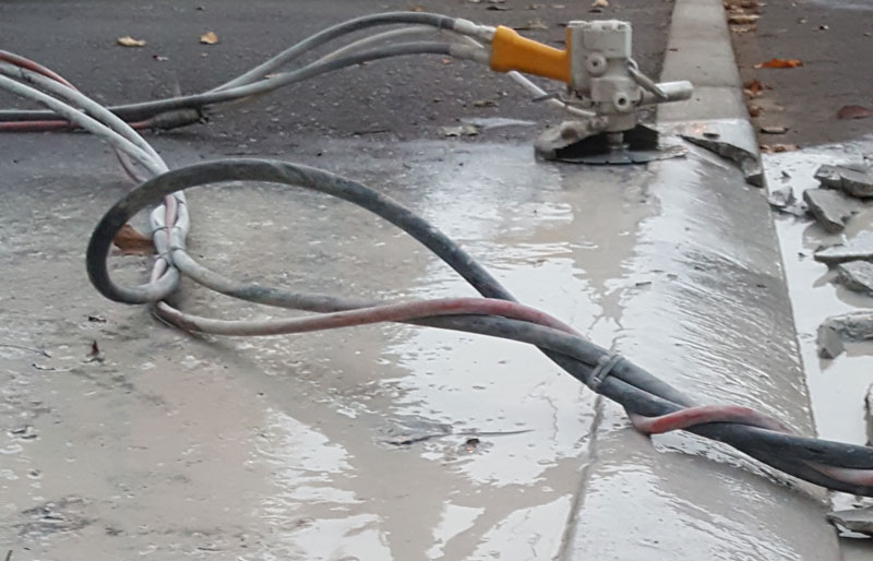 Sidewalk Concrete Saw Cutting